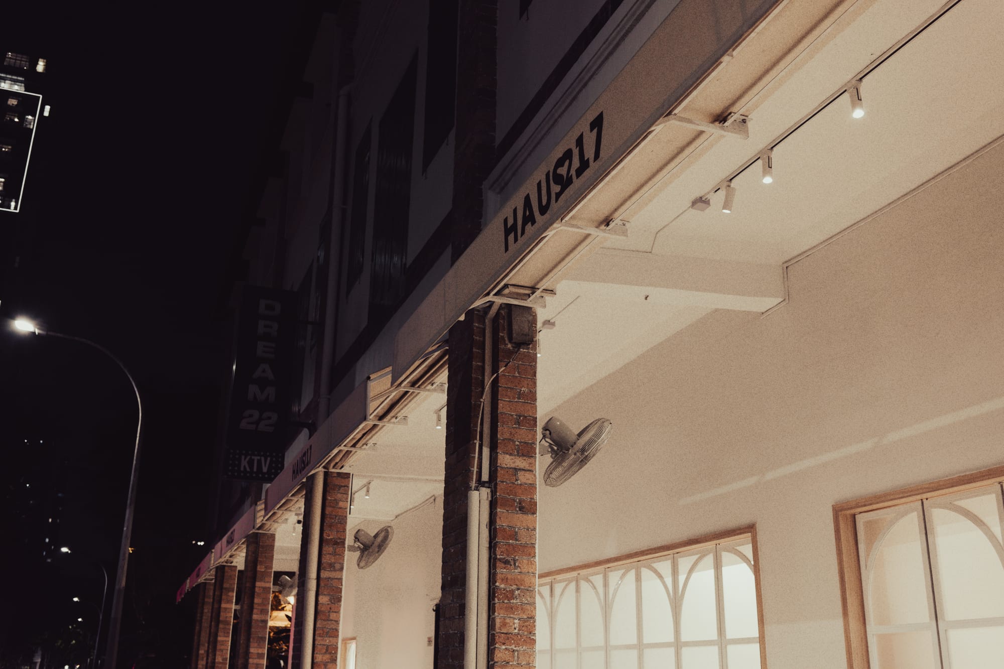 HAUS217 — official detail 09